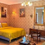 Luxurious Classical Dutch Styled Room In City Centre Of The Hague - Home Stay