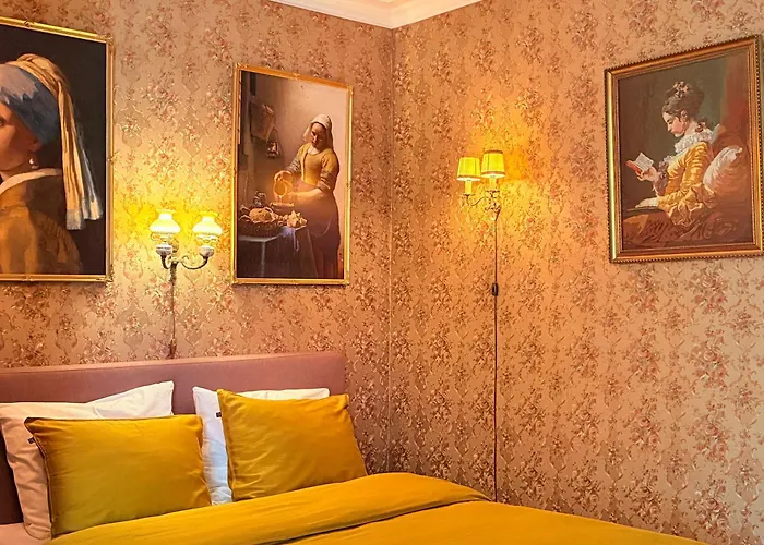 Luxurious Classical Dutch Styled Room In City Centre Of The Hague - Home Stay