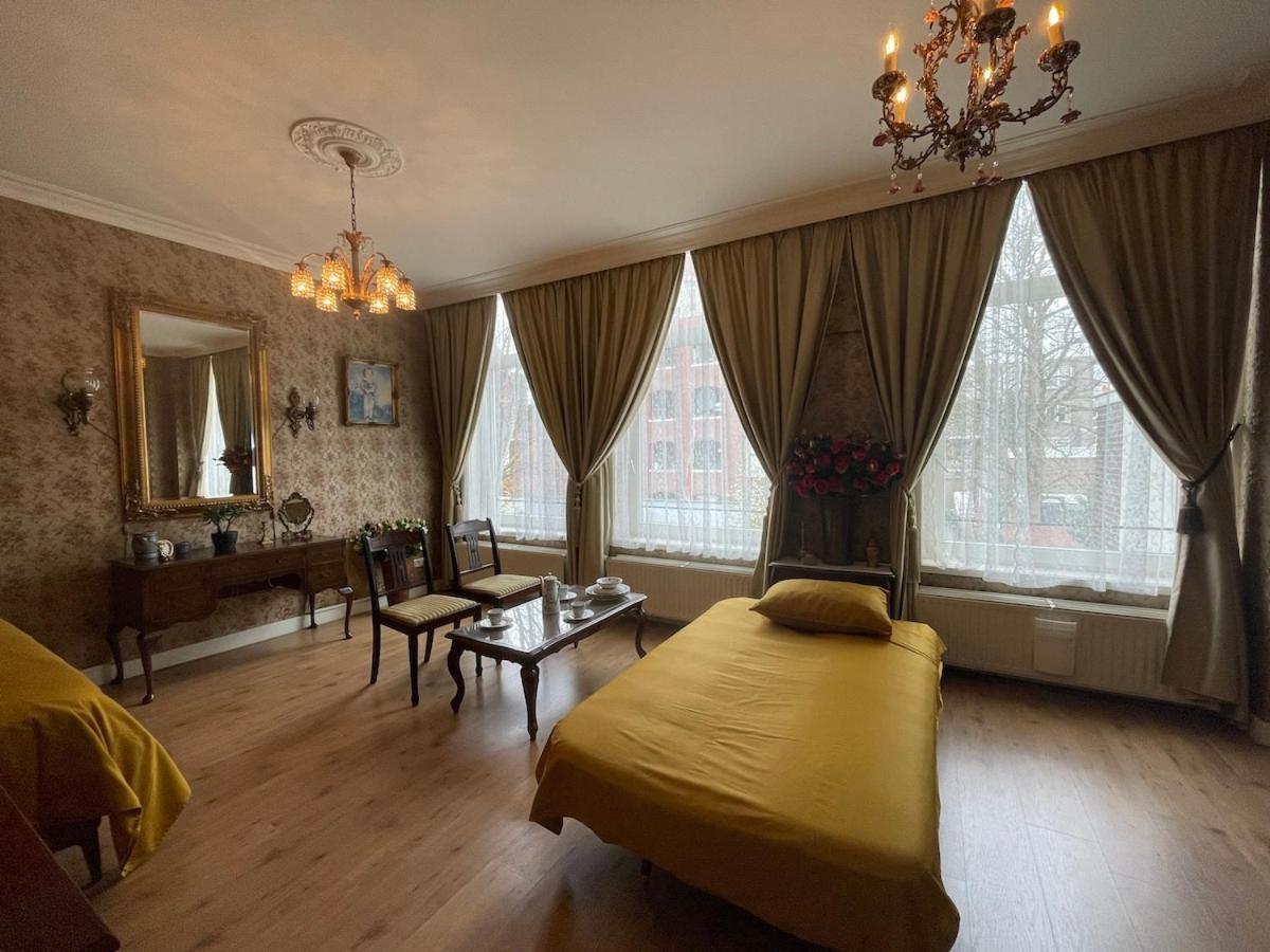 Luxurious Classical Dutch Styled In Centre Of - Bed & Breakfast
