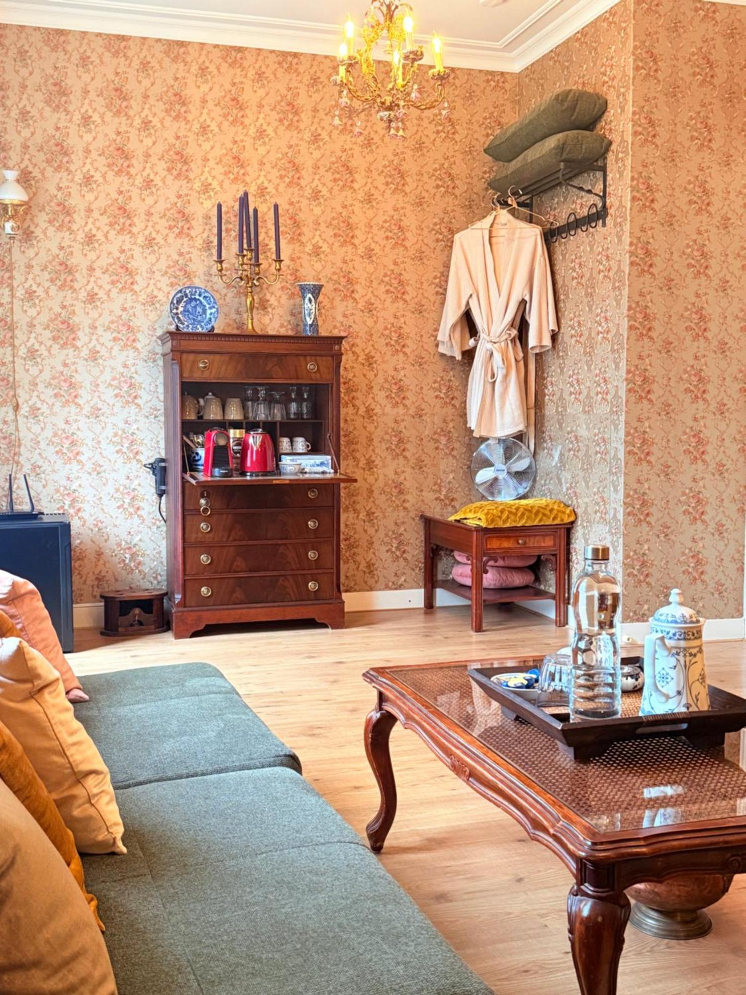 Luxurious Classical Dutch Styled In Centre Of - *